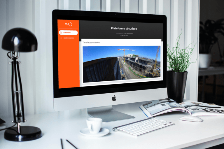 Plateforme de suivi de chantier sur ordinateur de bureau